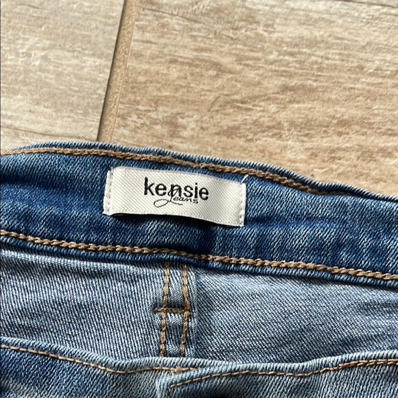 Kensie Blue Jean Shorts Distressed Gradient - Picture 2 of 12